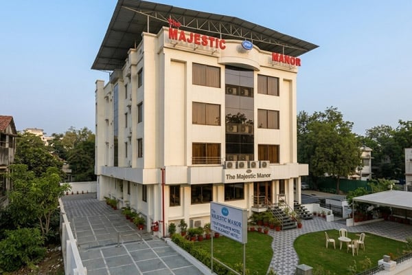 The Majestic Manor hotel facade