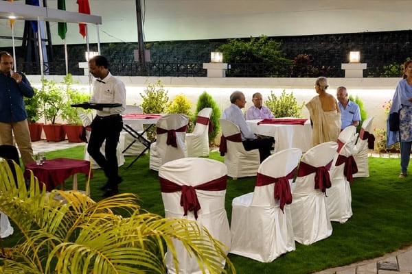 Landscaped garden lawn at The Majestic Manor